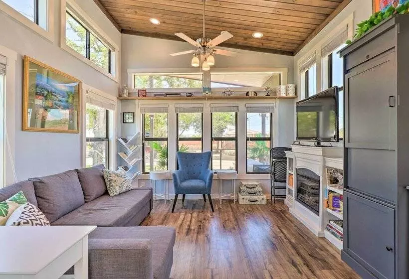 Upscale Tiny Home   Boho Chic Austin Getaway!
