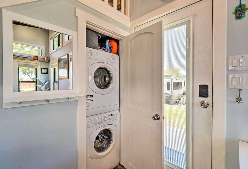 Upscale Tiny Home   Boho Chic Austin Getaway!