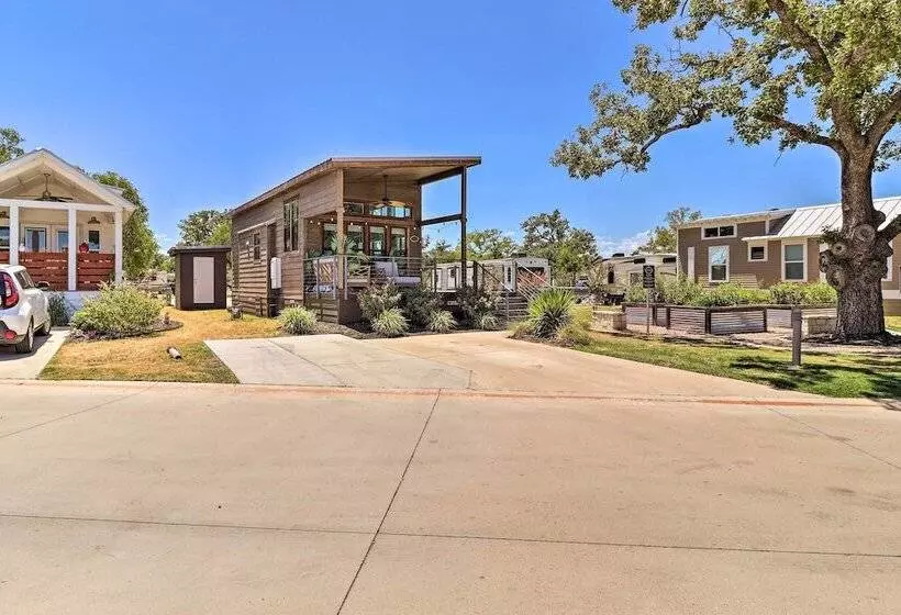 Upscale Tiny Home   Boho Chic Austin Getaway!