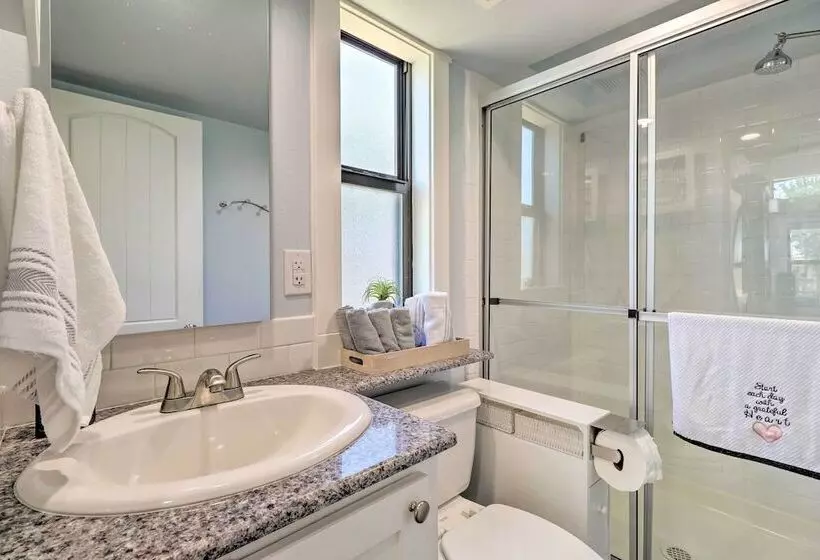 Upscale Tiny Home   Boho Chic Austin Getaway!