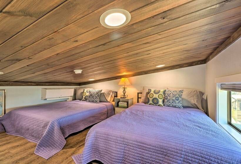 Upscale Tiny Home   Boho Chic Austin Getaway!