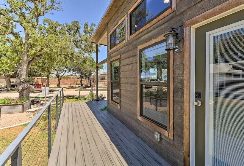 Upscale Tiny Home   Boho Chic Austin Getaway!