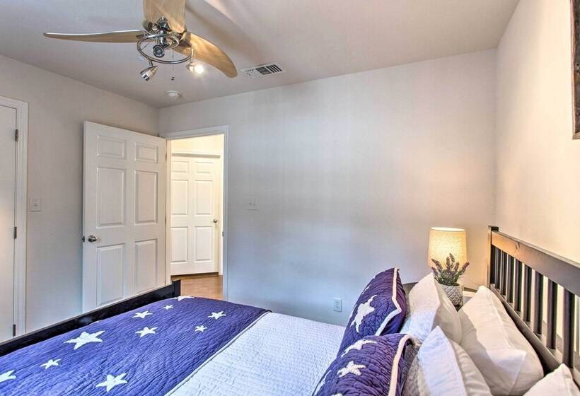 Waterfront Home W/ Boat Dock On Lake Granbury!