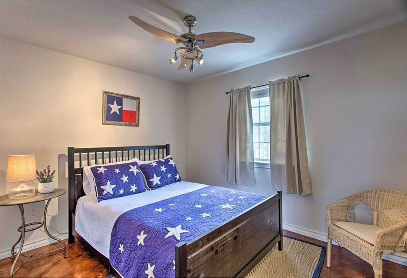 Waterfront Home W/ Boat Dock On Lake Granbury!