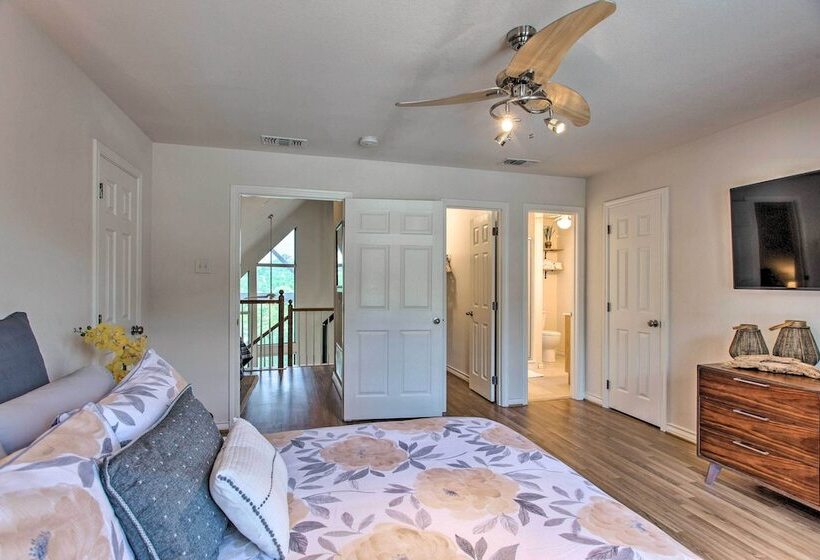 Waterfront Home W/ Boat Dock On Lake Granbury!