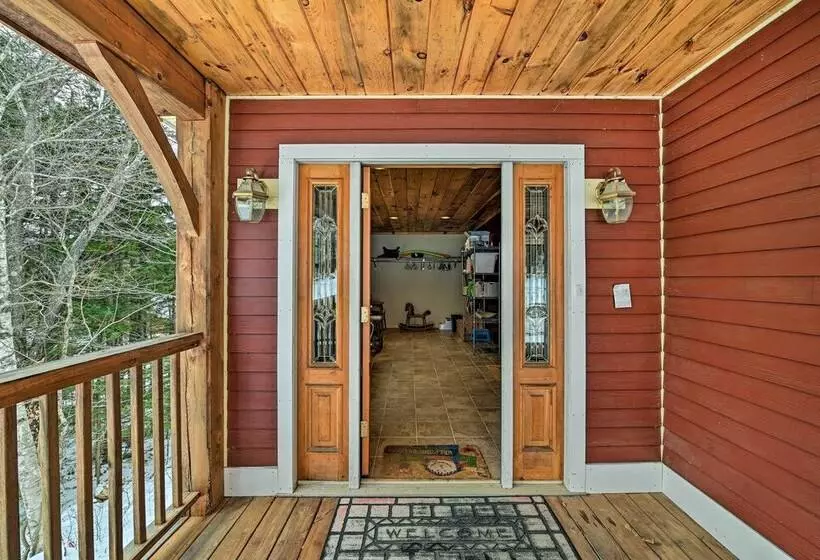 West Dover Home W/ Deck ~ 2 Mi To Mount Snow!