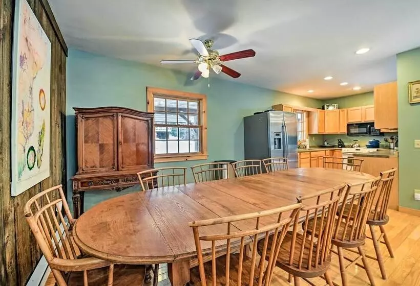 West Dover Home W/ Deck ~ 2 Mi To Mount Snow!