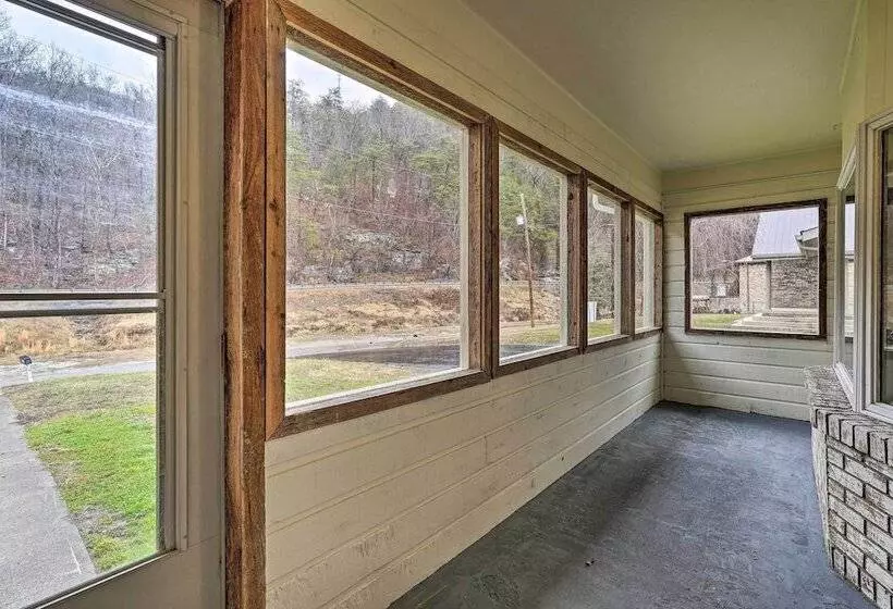 Whitesburg Vacation Home W/ Screened Porch