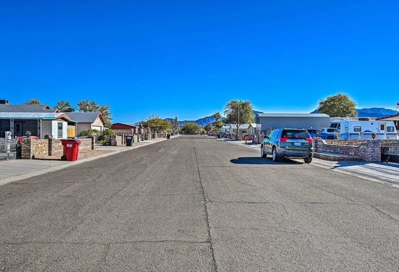 Yuma Vacation Rental W/ Yard & Grills!