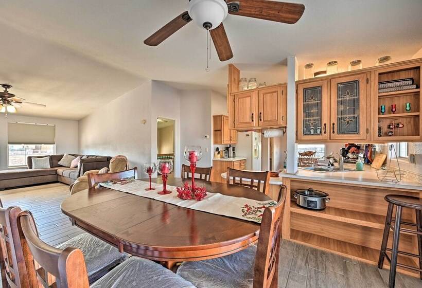Yuma Vacation Rental W/ Yard & Grills!