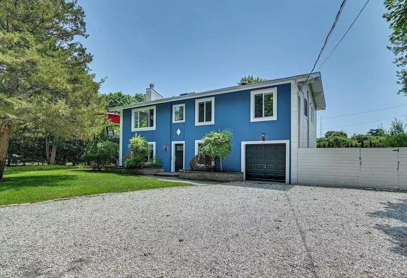 Alluring Hampton Bays Hideaway < 2 Mi To Beach!