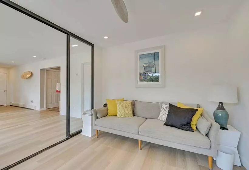 Alluring Hampton Bays Hideaway < 2 Mi To Beach!