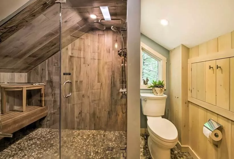 Beautiful Embden Pond Cabin W/ Dock & Kayaks!