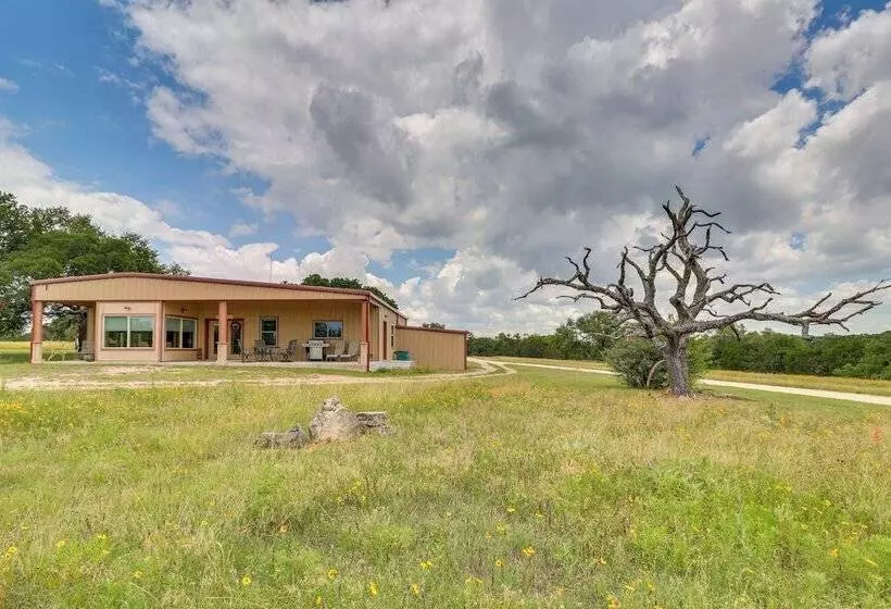 Bertram Ranch Property W/ Patio & Gas Grill!