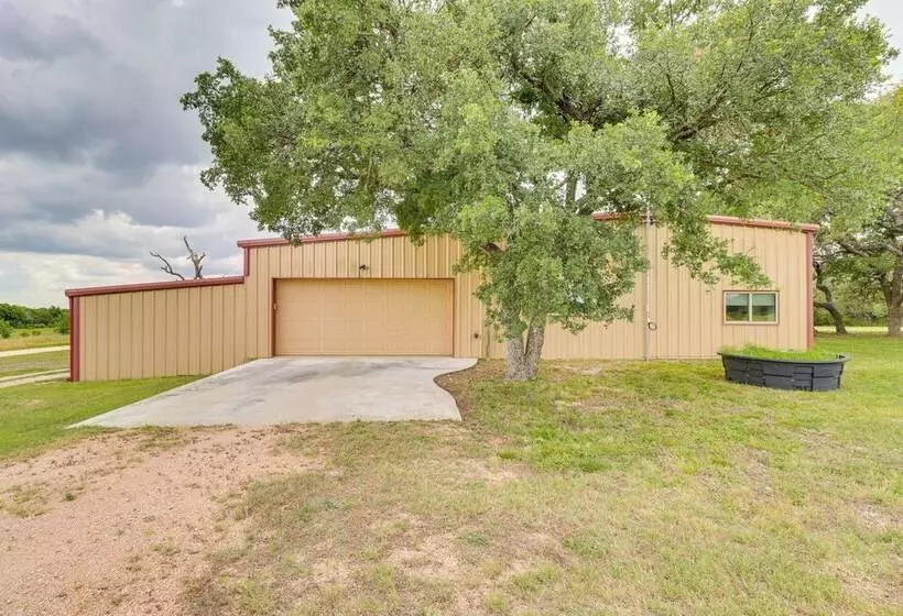 Bertram Ranch Property W/ Patio & Gas Grill!