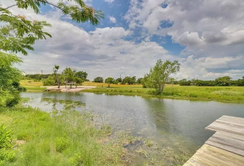 Bertram Ranch Property W/ Patio & Gas Grill!