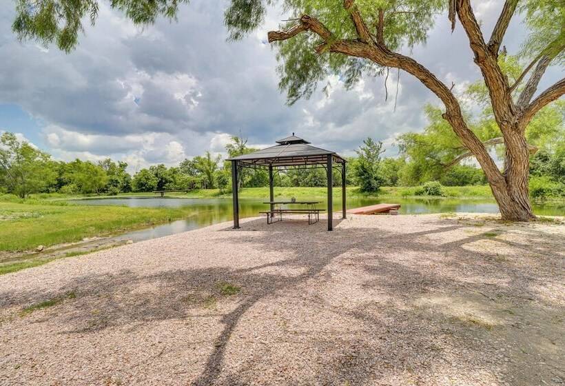 Bertram Ranch Property W/ Patio & Gas Grill!