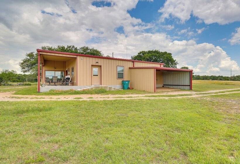 Bertram Ranch Property W/ Patio & Gas Grill!