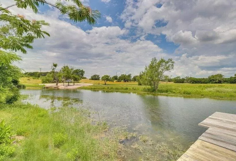 Bertram Ranch Property W/ Patio & Gas Grill!