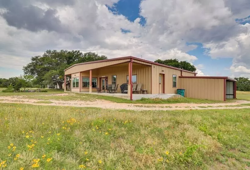 Bertram Ranch Property W/ Patio & Gas Grill!