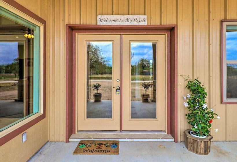 Bertram Ranch Property W/ Patio & Gas Grill!