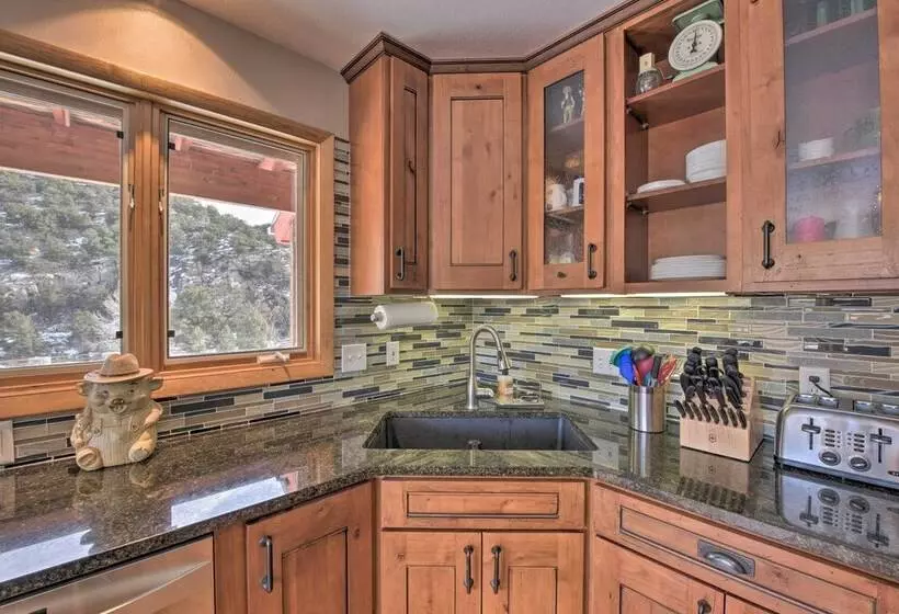 ~ 1 Mi To Downtown: Buena Vista Riverfront Escape!