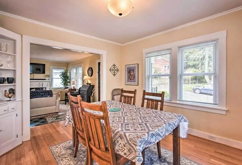 Central Eugene House W/ Updated Interior & Yard!