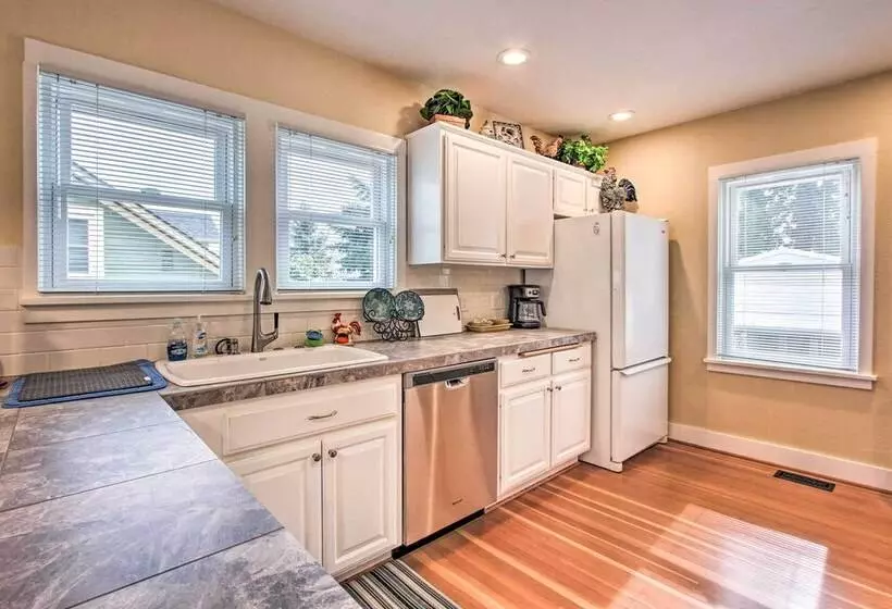 Central Eugene House W/ Updated Interior & Yard!