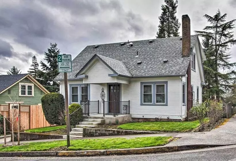 Central Eugene House W/ Updated Interior & Yard!