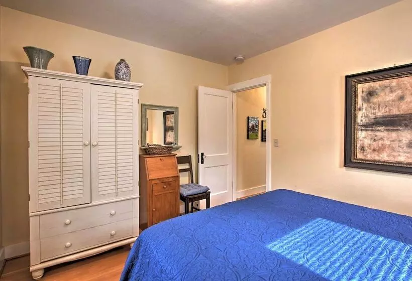 Central Eugene House W/ Updated Interior & Yard!