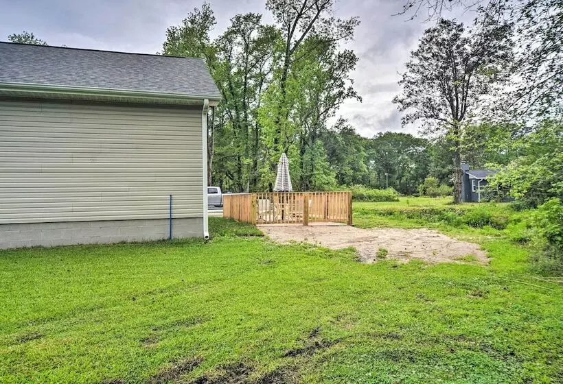 Charming Mount Pleasant Home: 7 Miles To Beach!