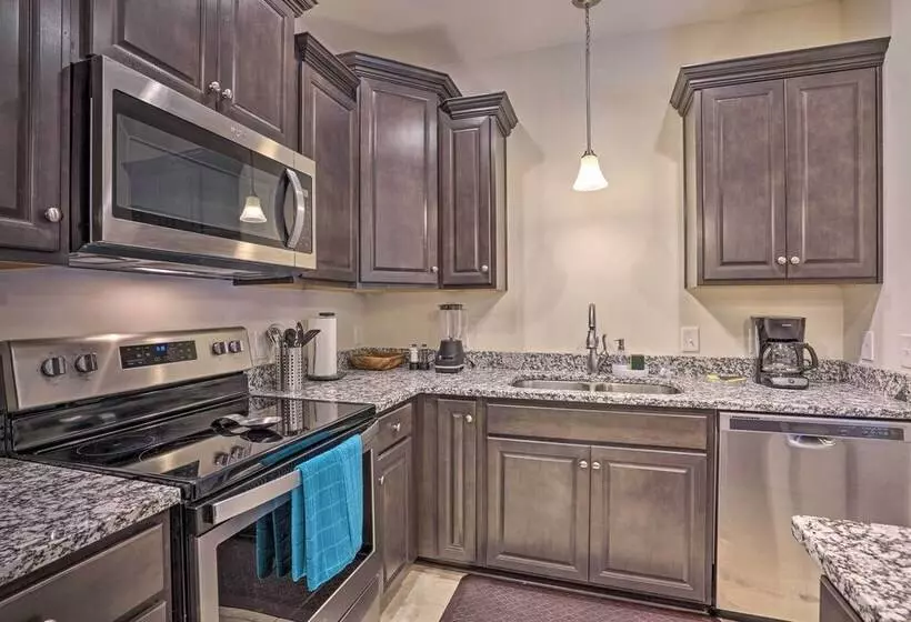 Charming Mount Pleasant Home: 7 Miles To Beach!