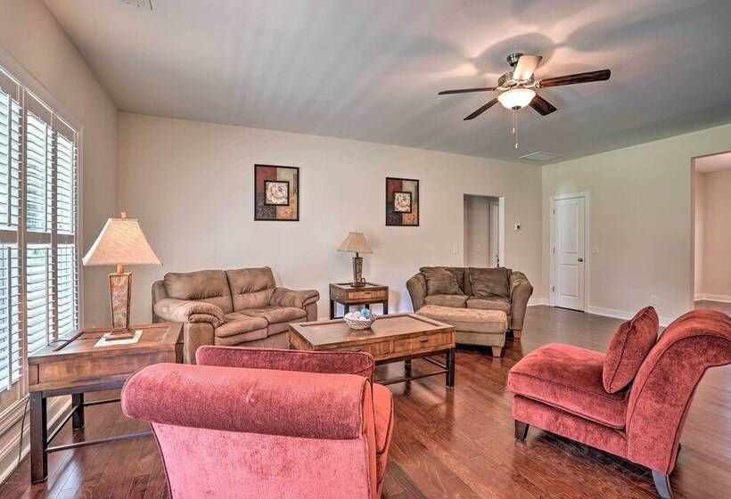 Charming Mount Pleasant Home: 7 Miles To Beach!