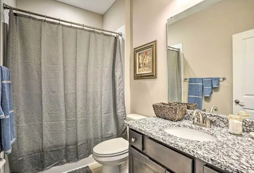 Charming Mount Pleasant Home: 7 Miles To Beach!