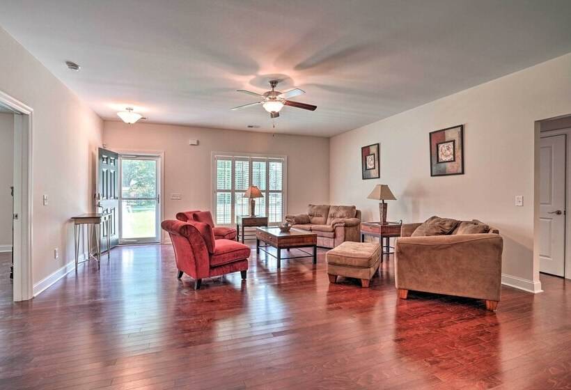 Charming Mount Pleasant Home: 7 Miles To Beach!