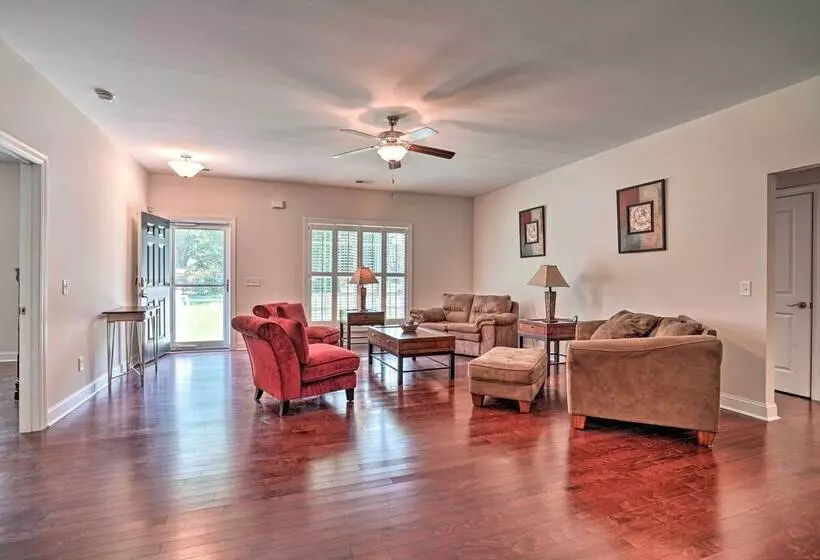 Charming Mount Pleasant Home: 7 Miles To Beach!