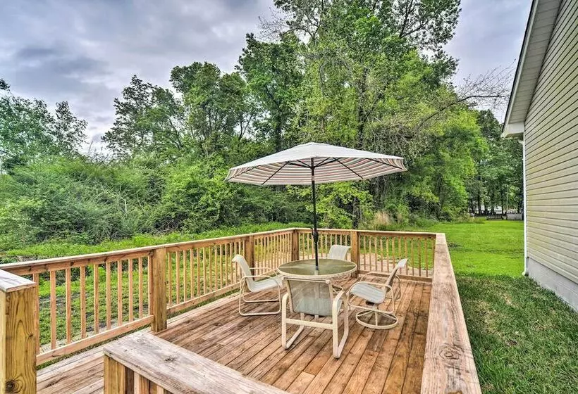 Charming Mount Pleasant Home: 7 Miles To Beach!