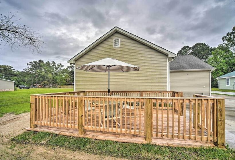 Charming Mount Pleasant Home: 7 Miles To Beach!