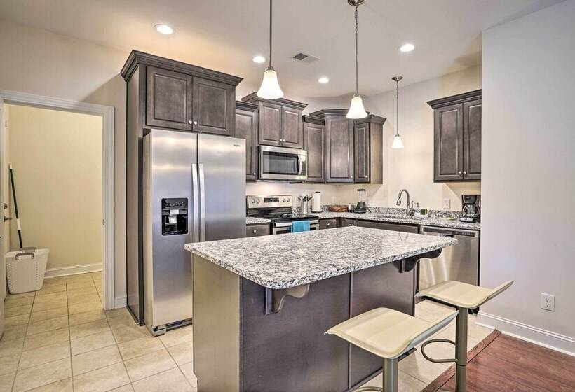 Charming Mount Pleasant Home: 7 Miles To Beach!