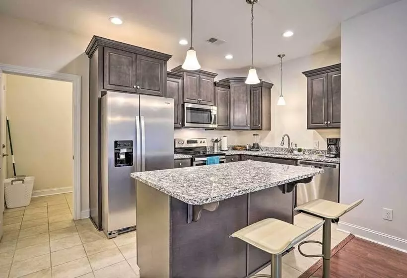 Charming Mount Pleasant Home: 7 Miles To Beach!
