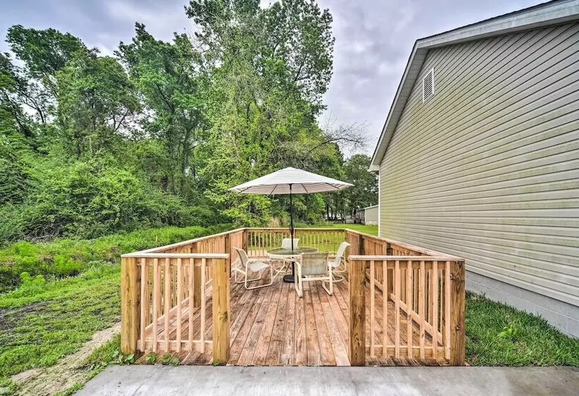 Charming Mount Pleasant Home: 7 Miles To Beach!