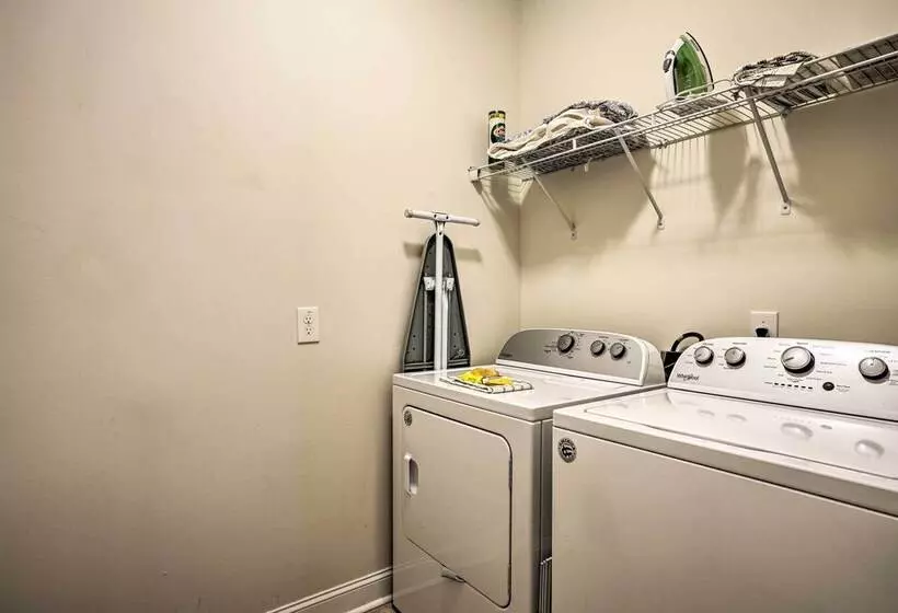 Charming Mount Pleasant Home: 7 Miles To Beach!