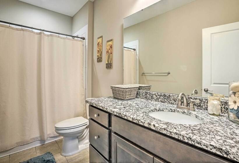 Charming Mount Pleasant Home: 7 Miles To Beach!