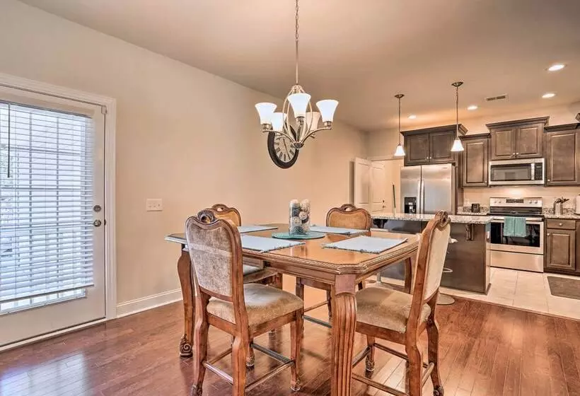 Charming Mount Pleasant Home: 7 Miles To Beach!