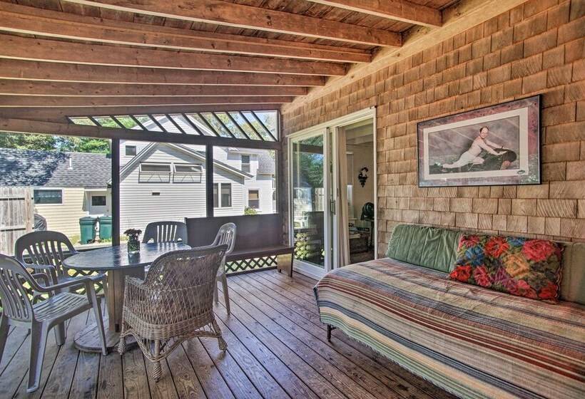 Charming Mv Cottage: Walk To Dtwn Oak Bluffs!