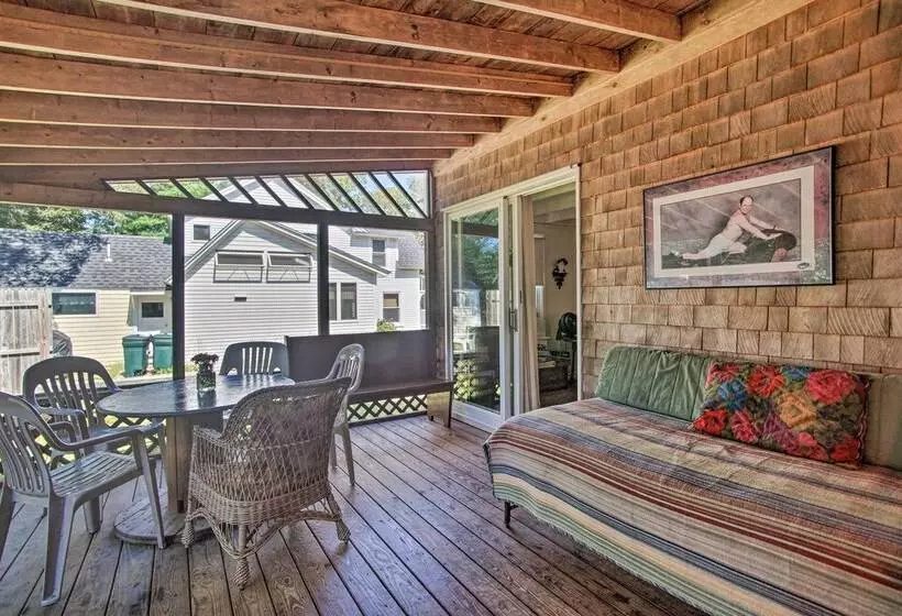 Charming Mv Cottage: Walk To Dtwn Oak Bluffs!