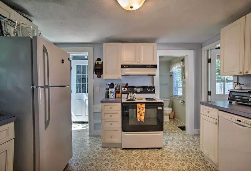 Charming Mv Cottage: Walk To Dtwn Oak Bluffs!