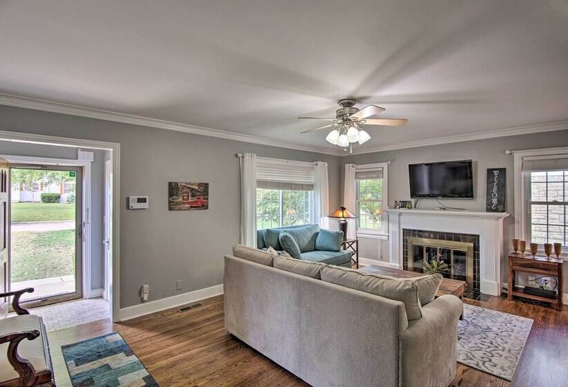 Charming Tulsa Bungalow W/ Furnished Deck!