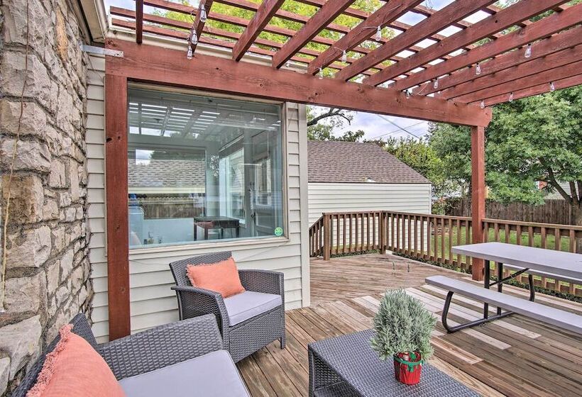 Charming Tulsa Bungalow W/ Furnished Deck!