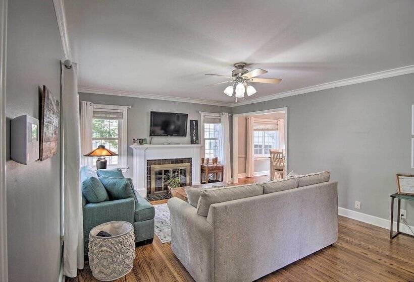 Charming Tulsa Bungalow W/ Furnished Deck!